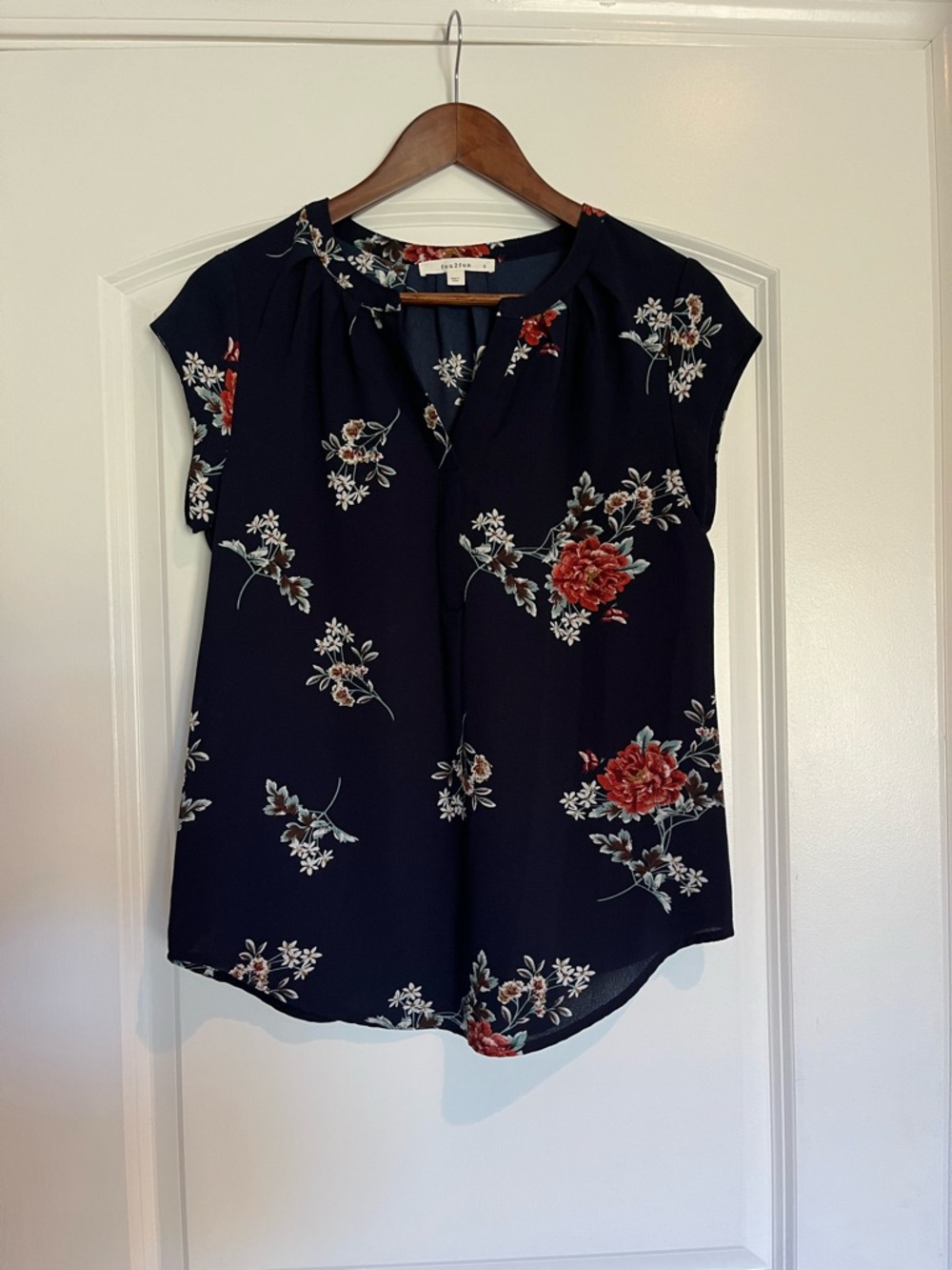 fun 2 fun Navy Floral Cap-Sleeve Blouse